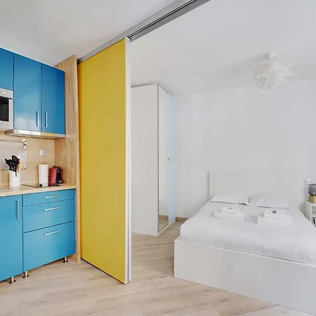Air-conditioned Aprt 1bdr 3p - Republique Holiday home *