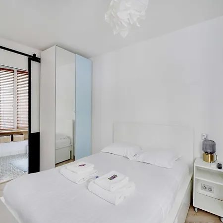 Holiday home Air-conditioned Aprt 1bdr 3p - Republique *